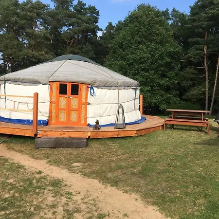 Роскошный шатер Mongolische Jurte Auf Landhof Inmitten Der Bei Luebeck